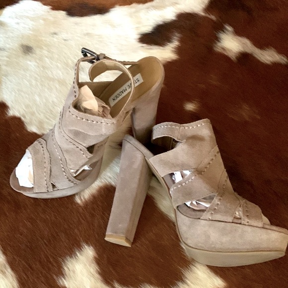 Steve Madden Suede Heel - Picture 4 of 12